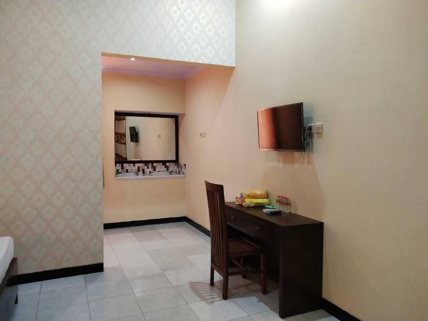 Surya Guest House Probolinggo Extérieur photo